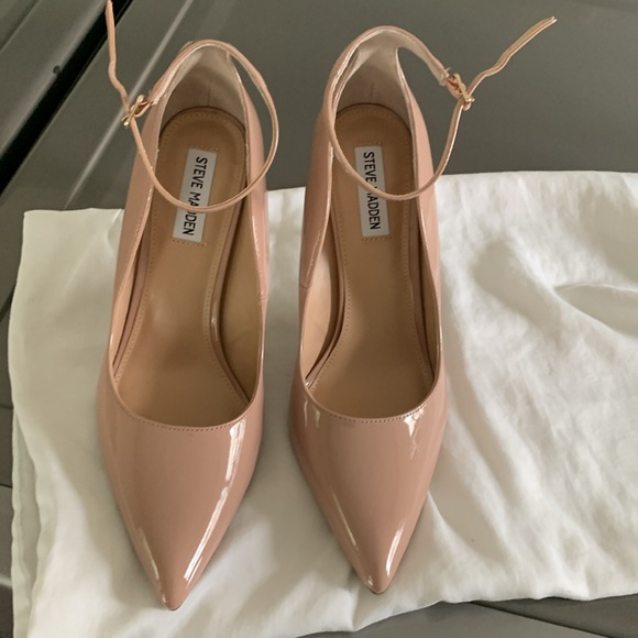 Steve Madden Vayda Ankle Strap
Pointed Toe Pump‼️ - Picture 5 of 7